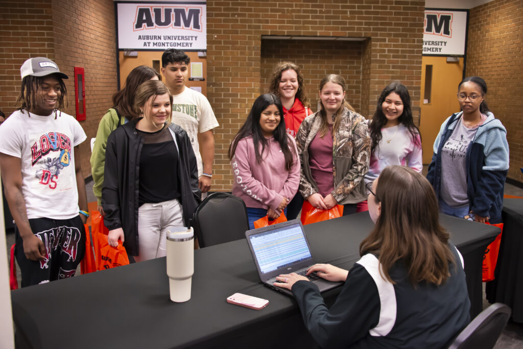 003- Advising Fair in Goodwyn Hall